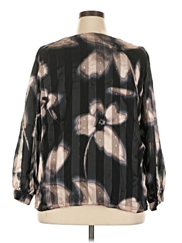 Socialite 3/4 Sleeve Blouse (view 2)