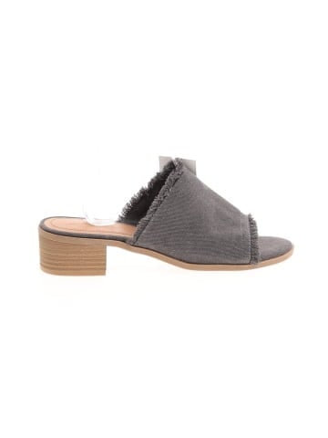 Universal Thread Sandals (view 1)