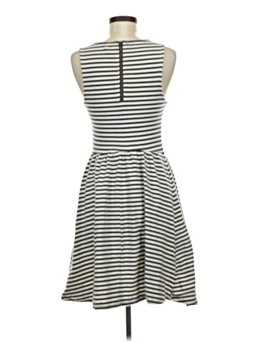 Old Navy Casual Dress (view 2)