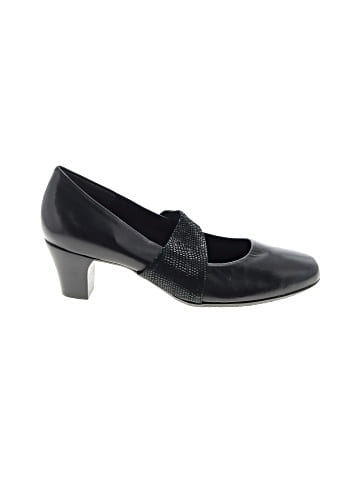Munro American Heels (view 1)