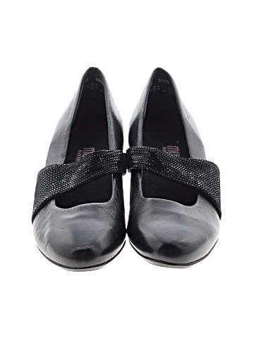 Munro American Heels (view 2)
