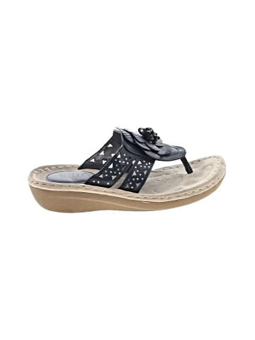 Cliffs by White Mountain Wedges (view 1)