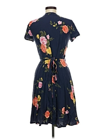 Old Navy Casual Dress (view 2)