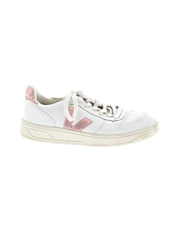VEJA Sneakers (view 1)