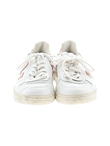 VEJA Sneakers (view 2)