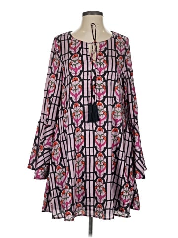 Chloe Oliver Casual Dress (view 1)