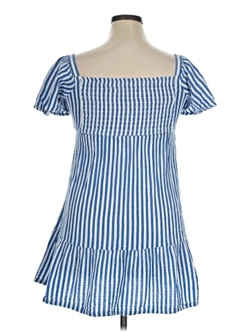 Old Navy Casual Dress (view 2)