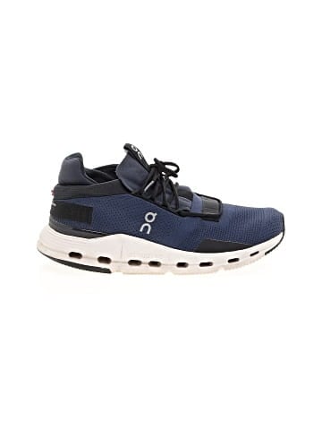 On Cloud Sneakers (view 1)