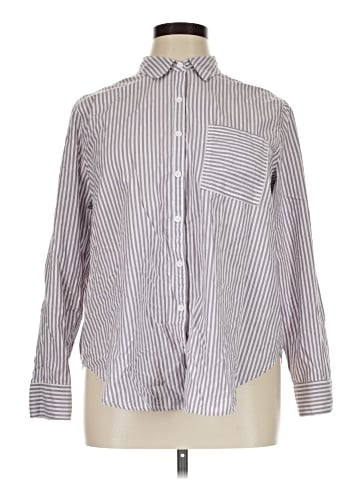 Maurices Long Sleeve Button-Down Shirt (view 1)