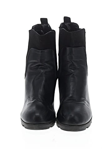 Journee Collection Ankle Boots (view 2)