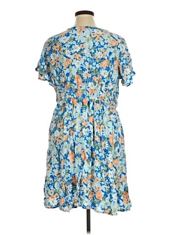 Croft & Barrow Casual Dress (view 2)