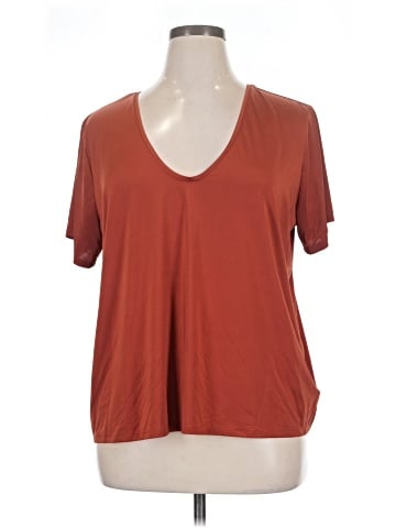 Express Short Sleeve Top (view 1)