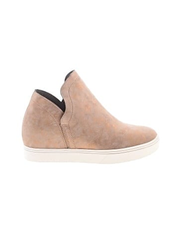 Boutique + Sneakers (view 1)