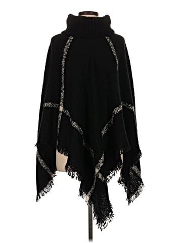 Coco + Carmen Poncho (view 1)