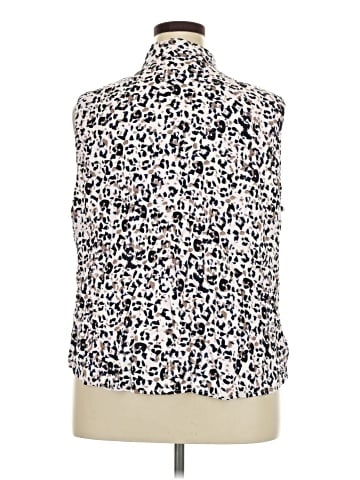 Nic + Zoe Sleeveless Button-Down Shirt (view 2)