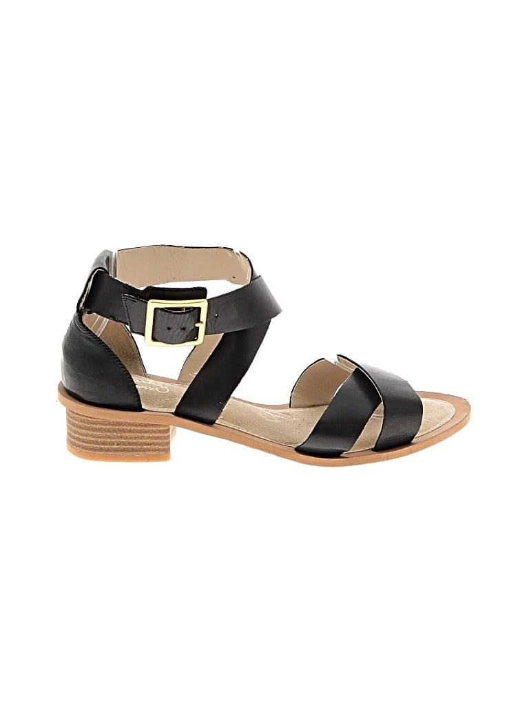 Pre-owned Clarks Sandals In Black
