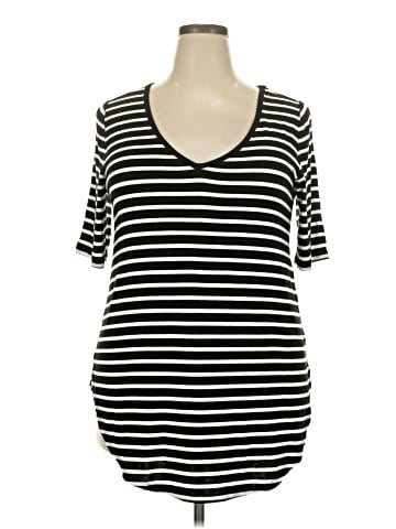 Torrid 3/4 Sleeve T-Shirt (view 1)