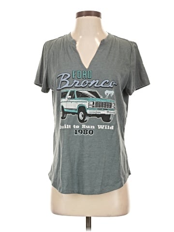 Maurices Short Sleeve T-Shirt (view 1)