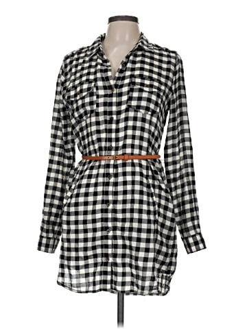 Forever 21 Long Sleeve Button-Down Shirt (view 1)