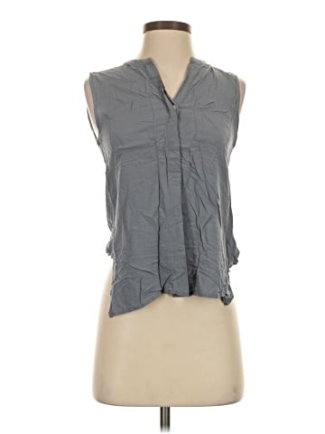 Gap Outlet Sleeveless Button-Down Shirt (view 1)