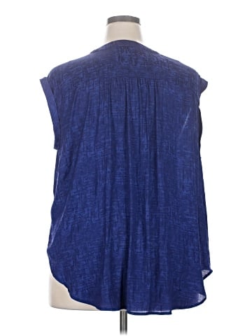 Jennifer Lopez Sleeveless Blouse (view 2)
