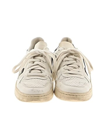 VEJA Sneakers (view 2)