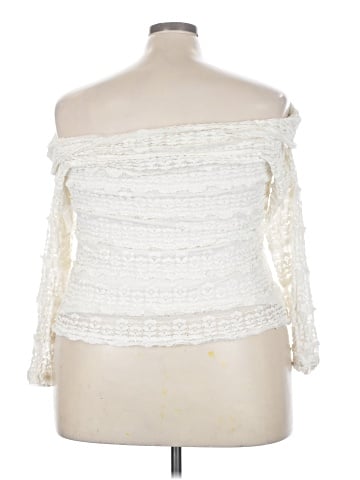 Torrid 3/4 Sleeve Top (view 2)