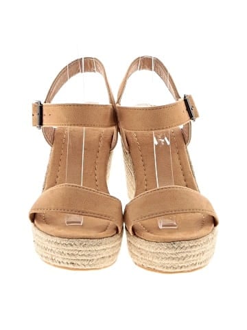 Unbranded Wedges (view 2)