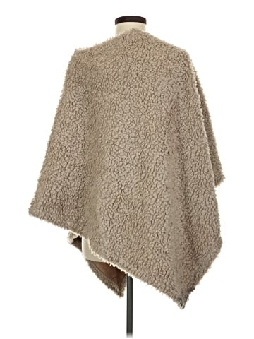 Do Everything in Love Poncho (view 2)