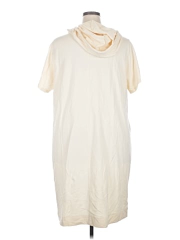 Joan Rivers Poncho (view 2)
