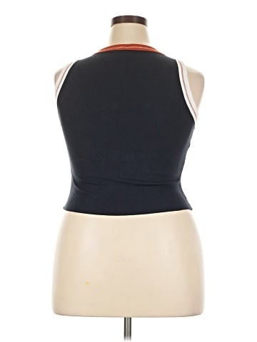 Unbranded Sleeveless Top (view 2)