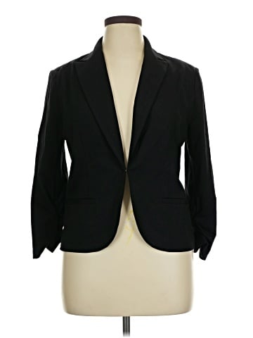 Amanda + Chelsea Blazer (view 1)