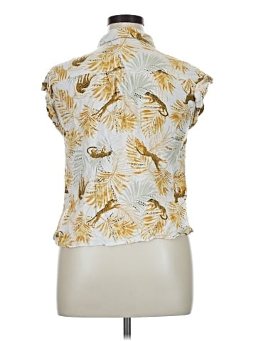 Belle Du Jour Sleeveless Button-Down Shirt (view 2)