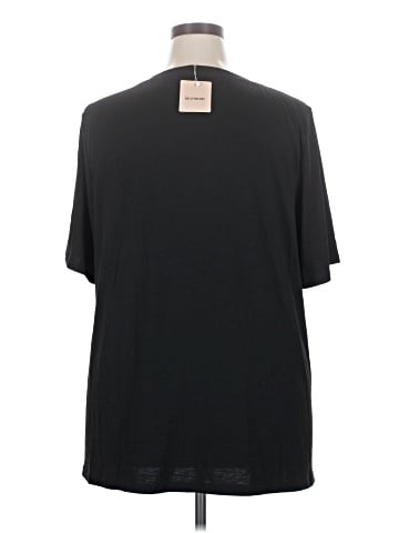 BLOOMCHIC Short Sleeve T-Shirt (view 2)