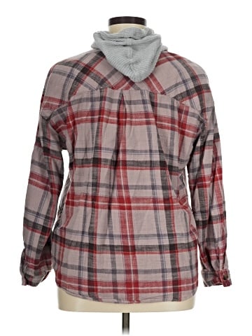 Maurices Long Sleeve Button-Down Shirt (view 2)