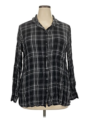 Old Navy Long Sleeve Button-Down Shirt (view 1)