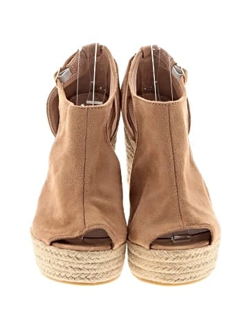 Unbranded Wedges (view 2)