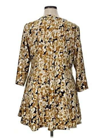 Attitudes by Renee 3/4 Sleeve Blouse (view 2)