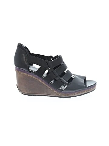 Camper Wedges (view 1)