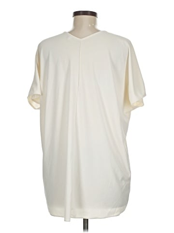 Uniqlo Short Sleeve T-Shirt (view 2)