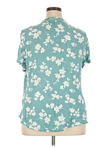 Market and Spruce Short Sleeve Blouse (view 2)