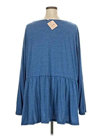 BLOOMCHIC Long Sleeve T-Shirt (view 2)