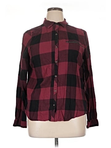 Maurices Long Sleeve Button-Down Shirt (view 1)