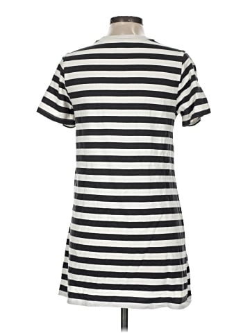 Old Navy Casual Dress (view 2)