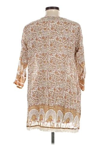 Modern Soul 3/4 Sleeve Blouse (view 2)