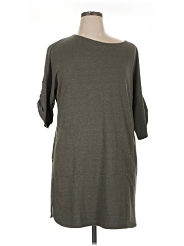 Max Studio 3/4 Sleeve T-Shirt (view 1)