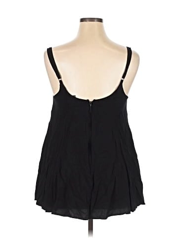 Hot Topic Sleeveless Blouse (view 2)