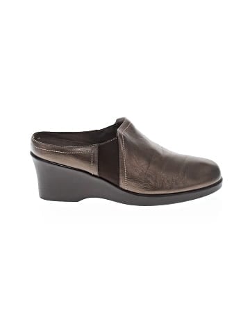 Munro American Mule/Clog (view 1)