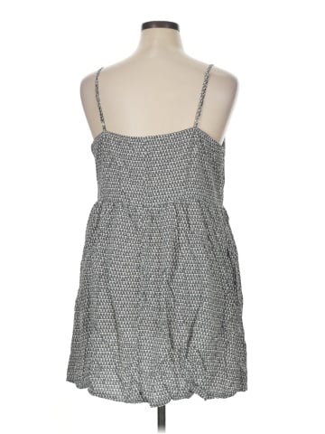 Old Navy Casual Dress (view 2)