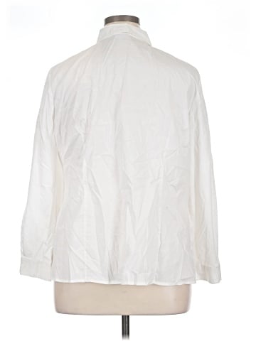 Liz Claiborne Long Sleeve Button-Down Shirt (view 2)